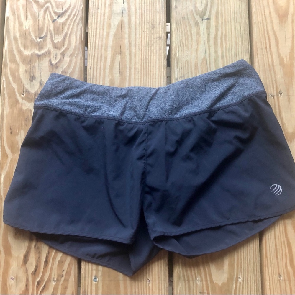 Activewear Shorts with Zip Pocket